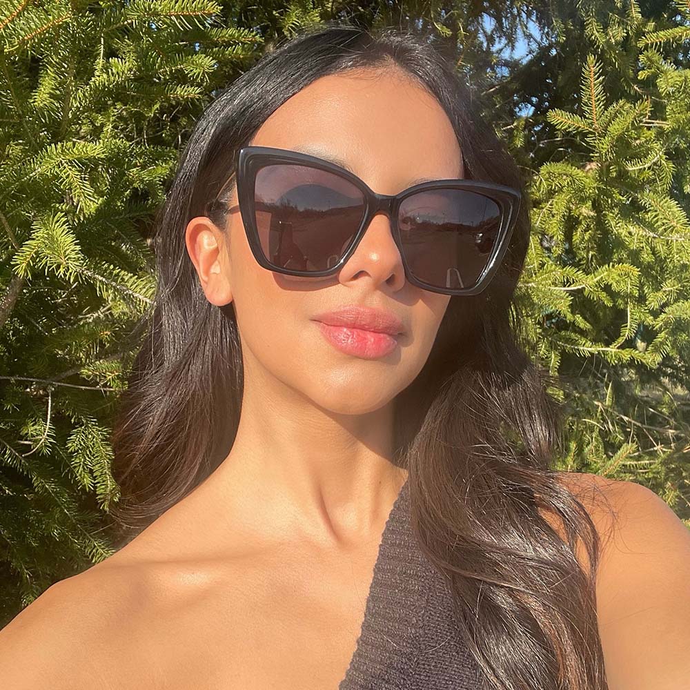 BECKY II - BLACK + DARK SMOKE POLARIZED SUNGLASSES - Image 18