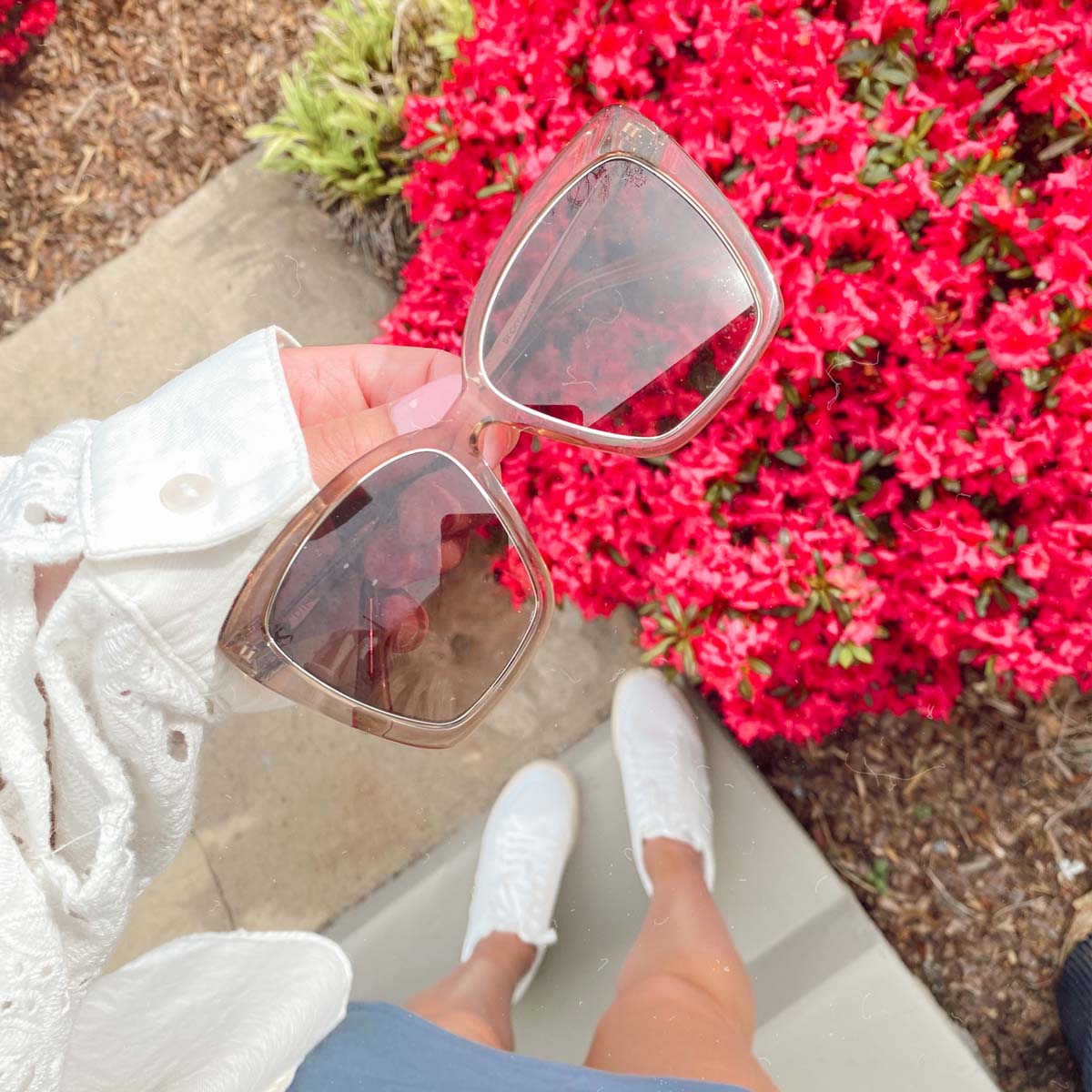 BECKY IV - VINTAGE CRYSTAL + BROWN GRADIENT SUNGLASSES - Image 3