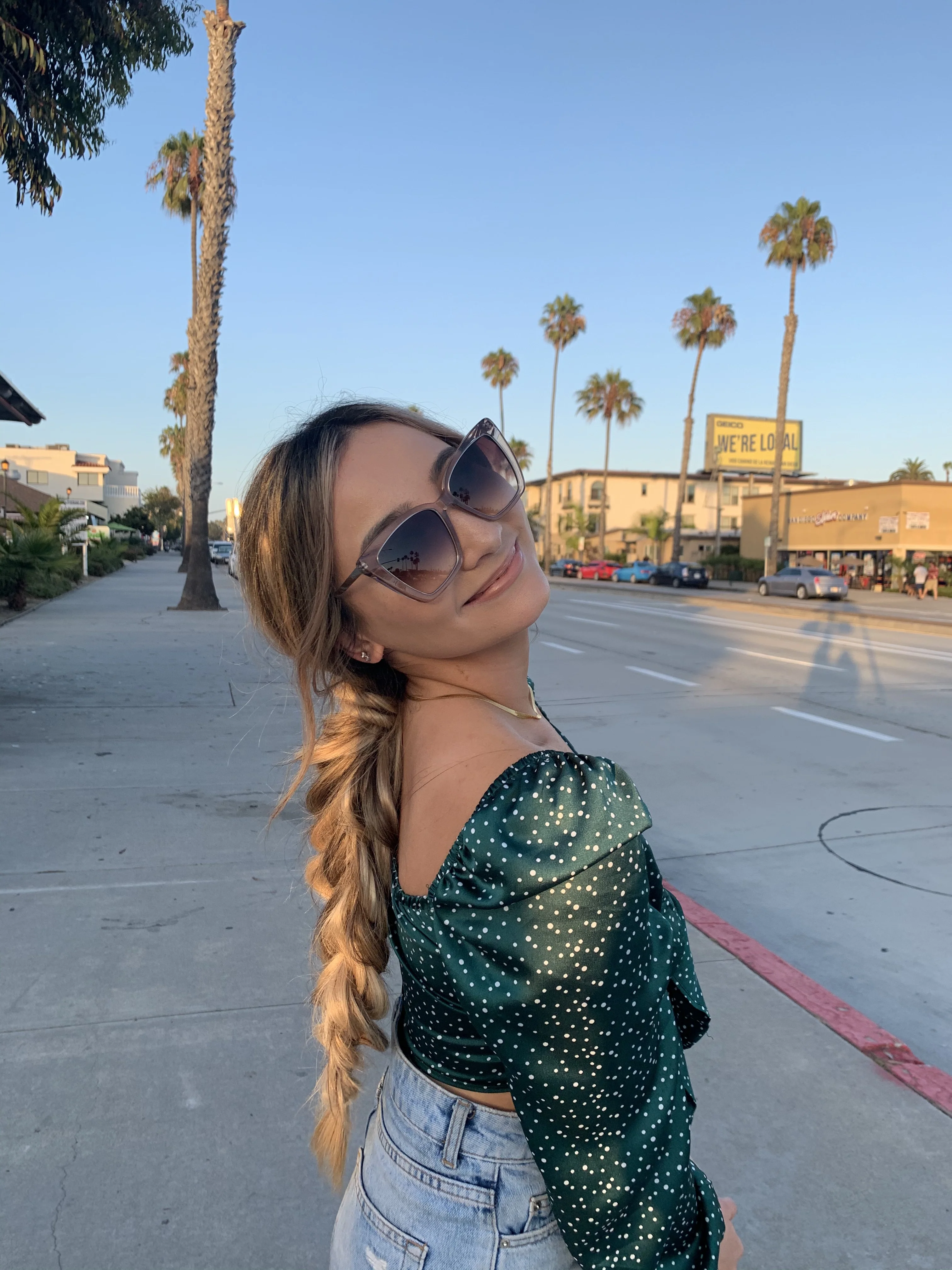 BECKY IV - VINTAGE CRYSTAL + BROWN GRADIENT SUNGLASSES - Image 7