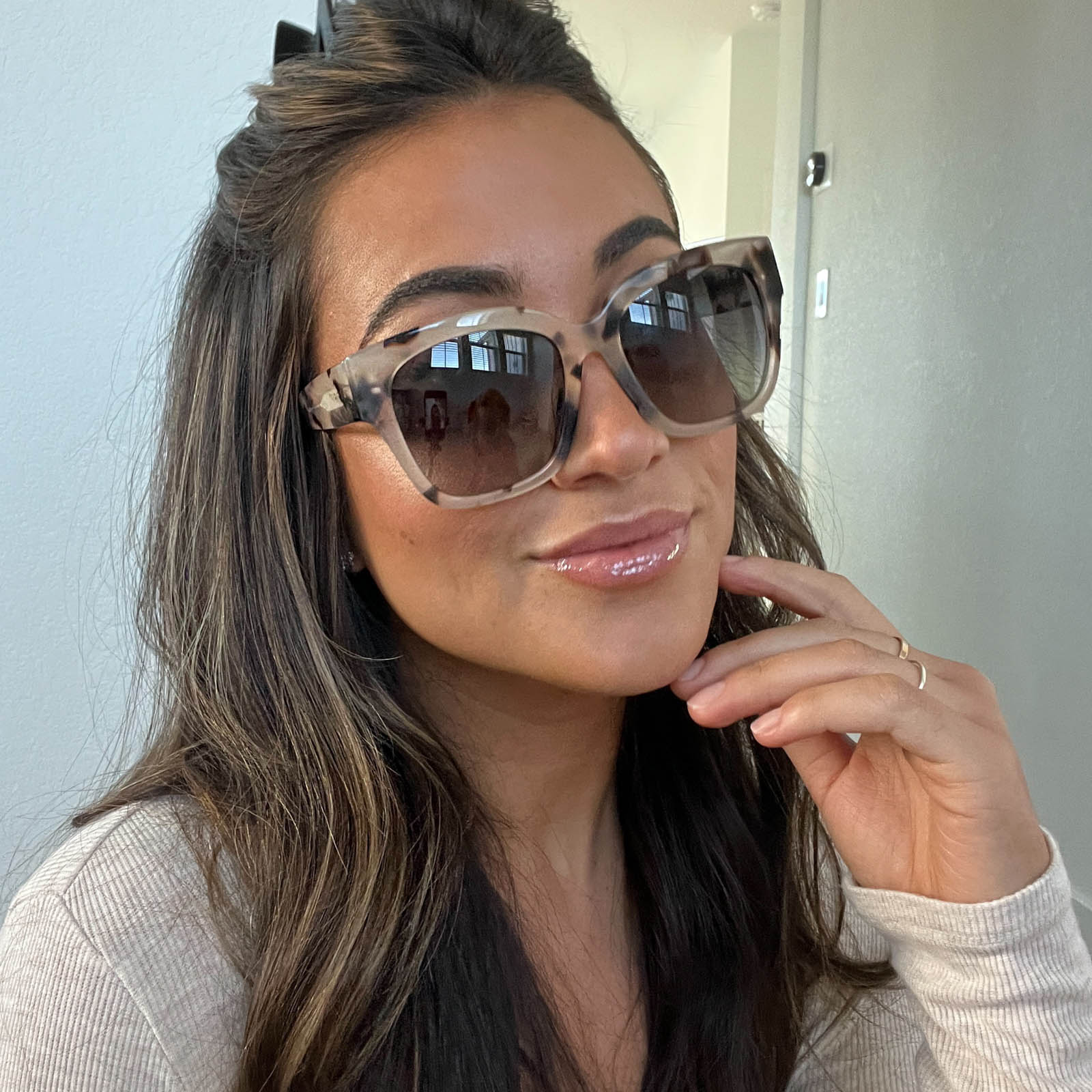 BELLA II - CREAM TORTOISE + GREY GRADIENT SUNGLASSES - Image 17