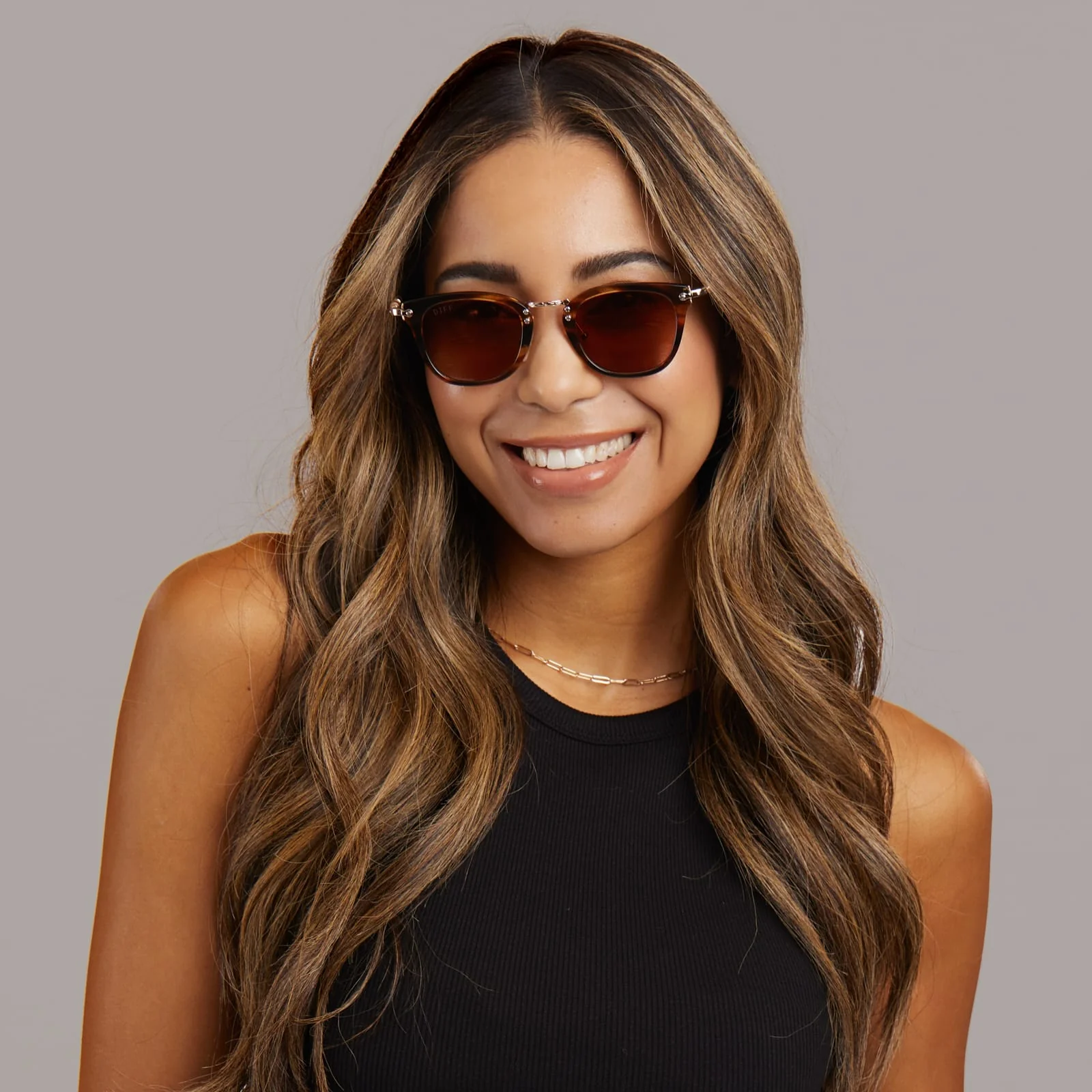 GRYFFINDOR™ - LIONS MANE GOLD + BROWN GRADIENT SUNGLASSES - Image 5