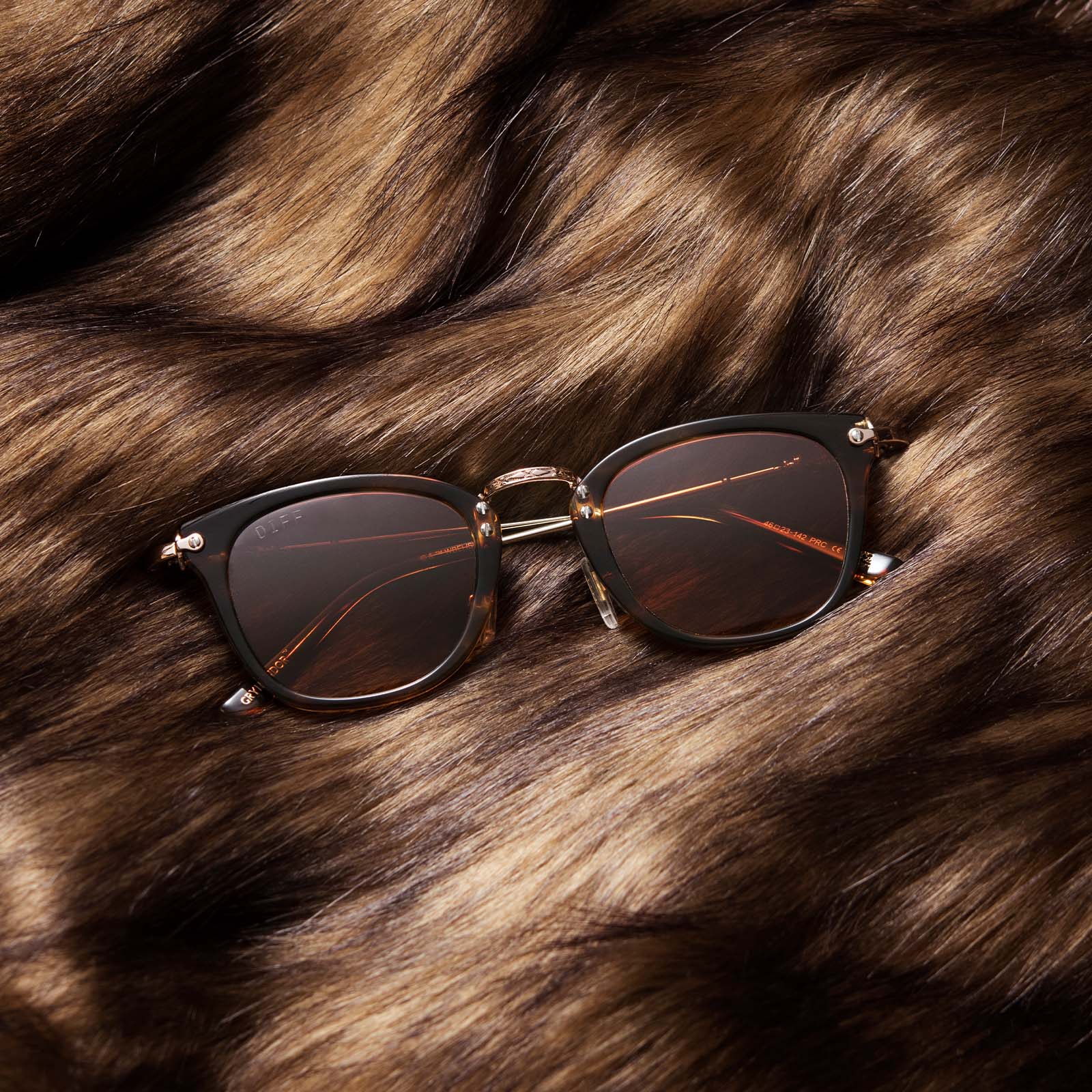 GRYFFINDOR™ - LIONS MANE GOLD + BROWN GRADIENT SUNGLASSES - Image 6