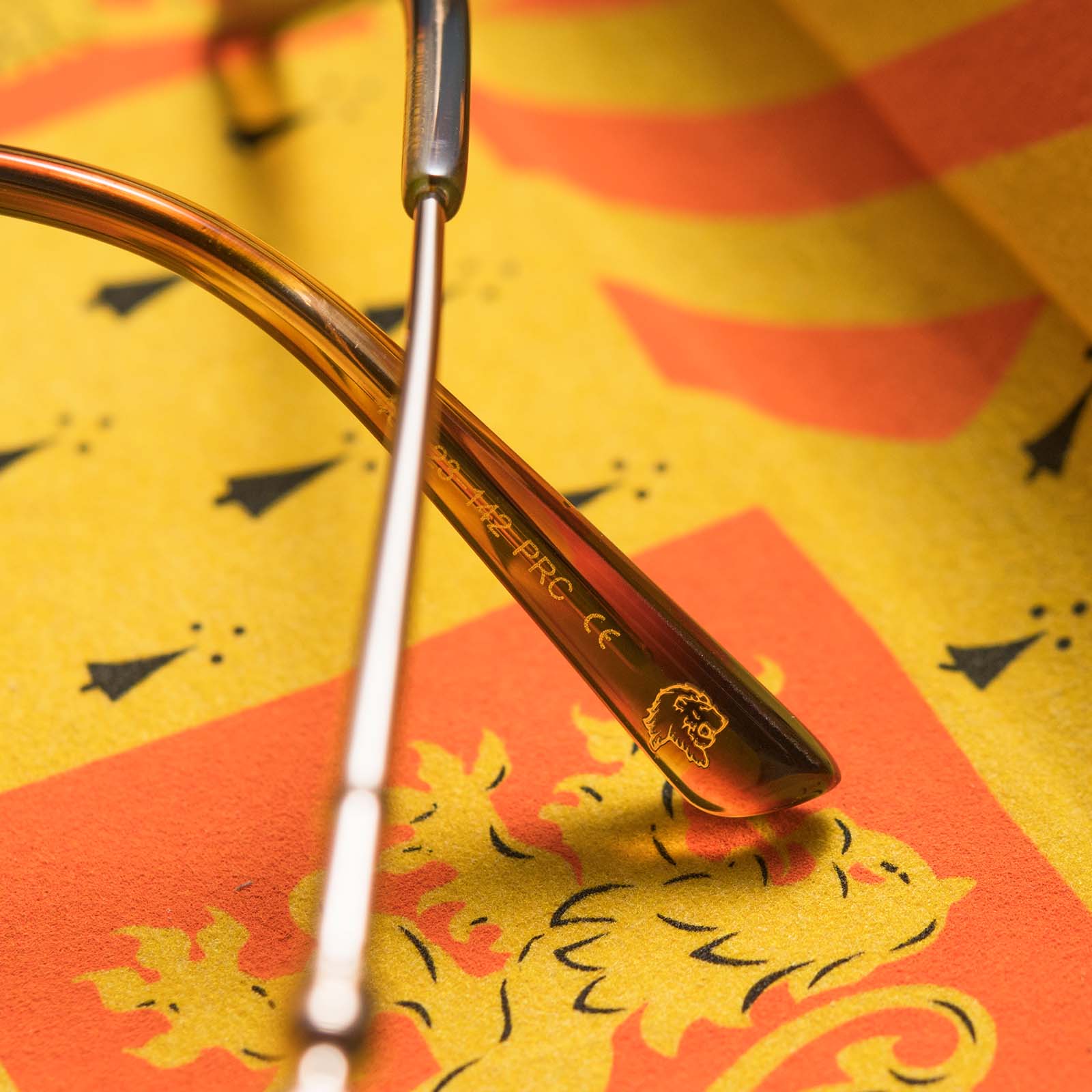 GRYFFINDOR™ - LIONS MANE GOLD + GLASSES - Image 10