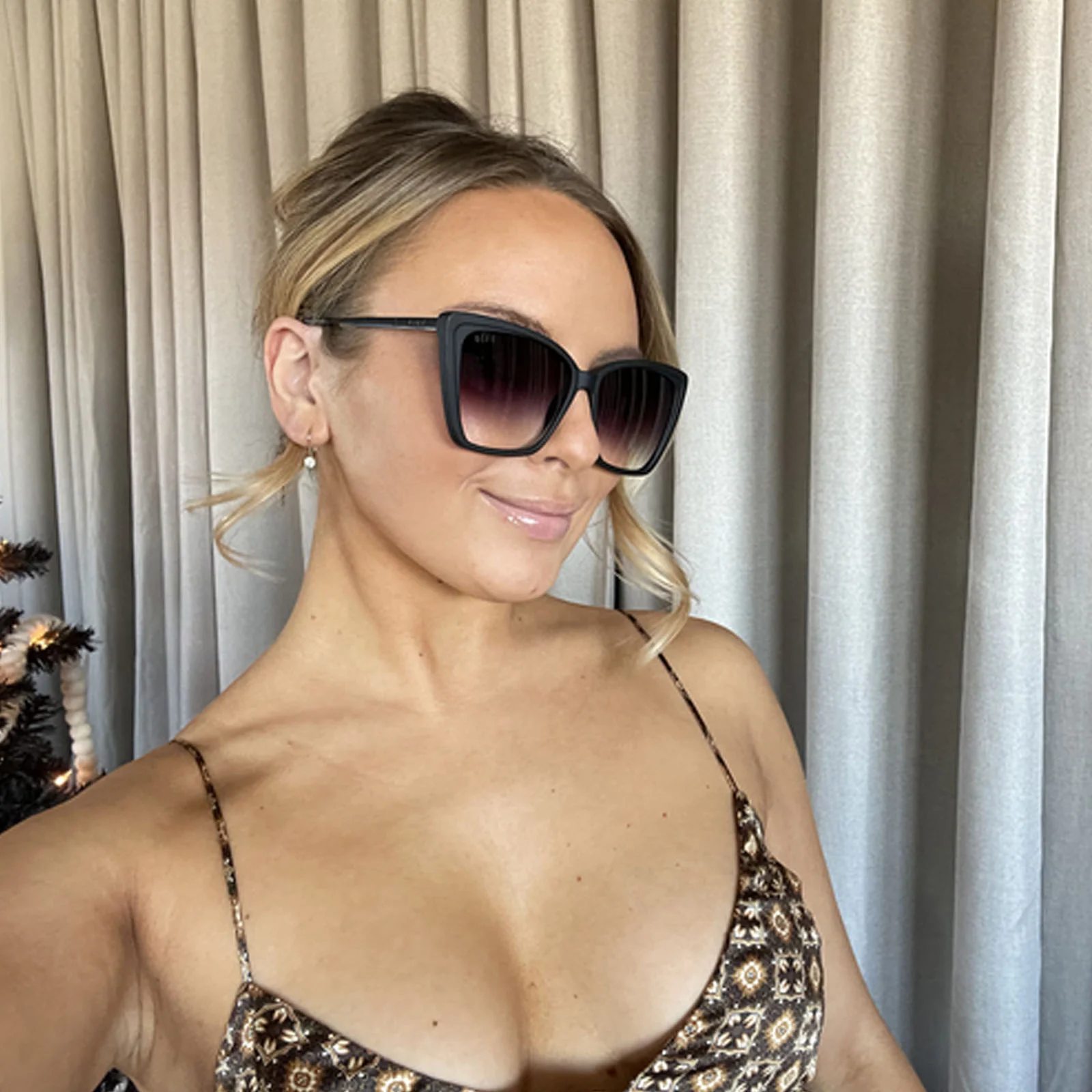 HEIDI - MATTE BLACK + GREY GRADIENT SHARP SUNGLASSES - Image 5