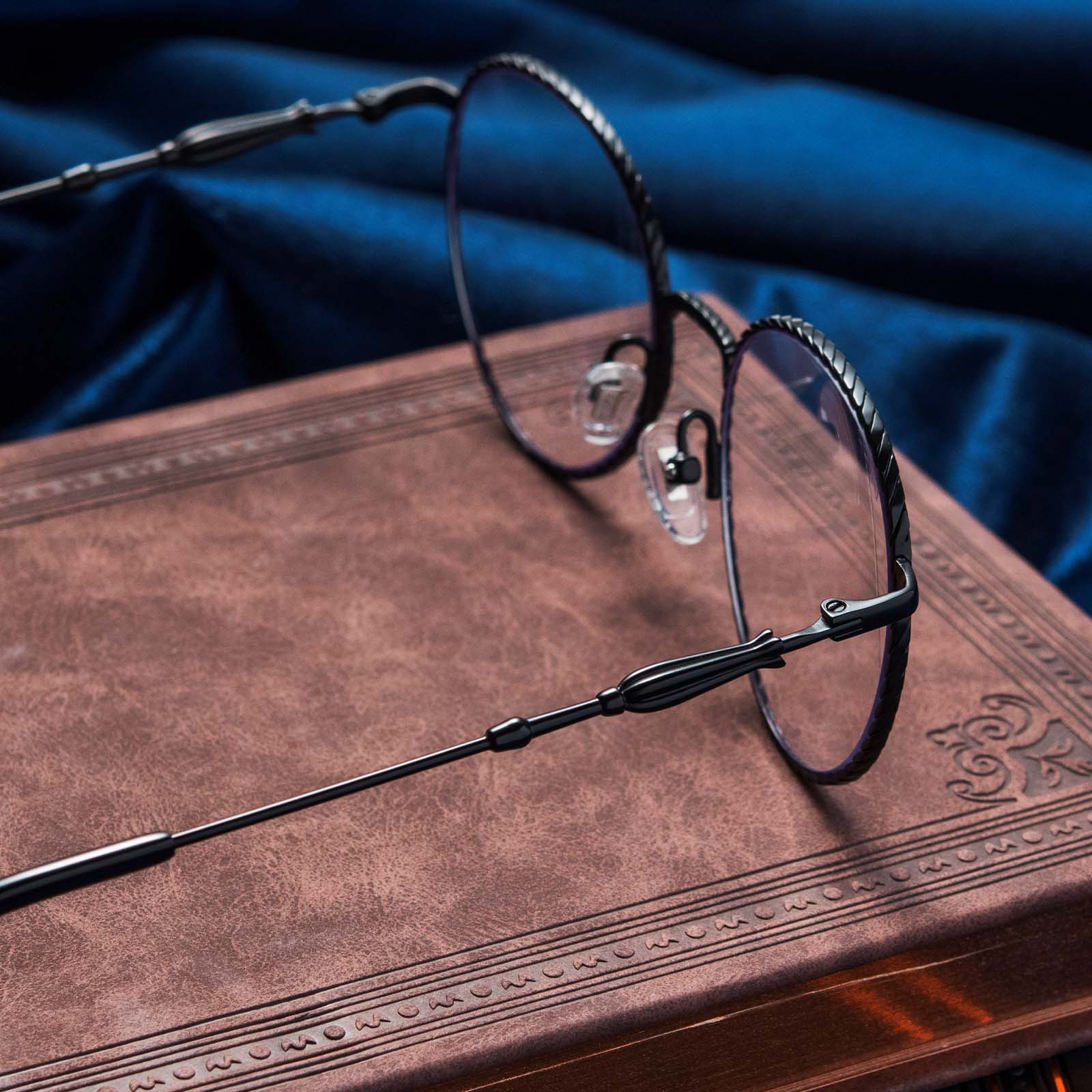 RAVENCLAW™ - SCHOLARLY MATTE BLACK + GLASSES - Image 7